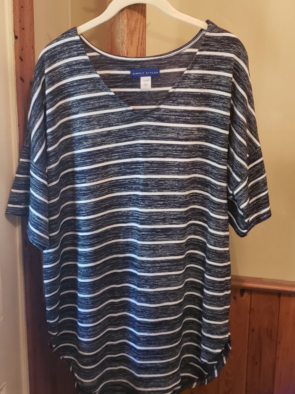 Women's  Simply Styled Oversized Shirt - XL